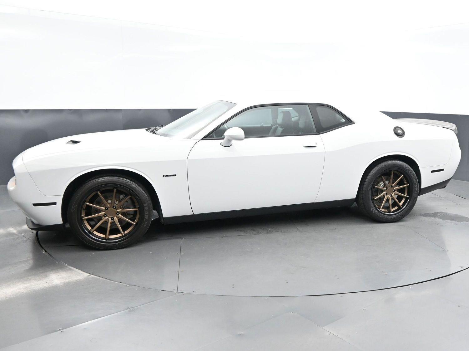 2018 Dodge Challenger R/T Plus photo 4