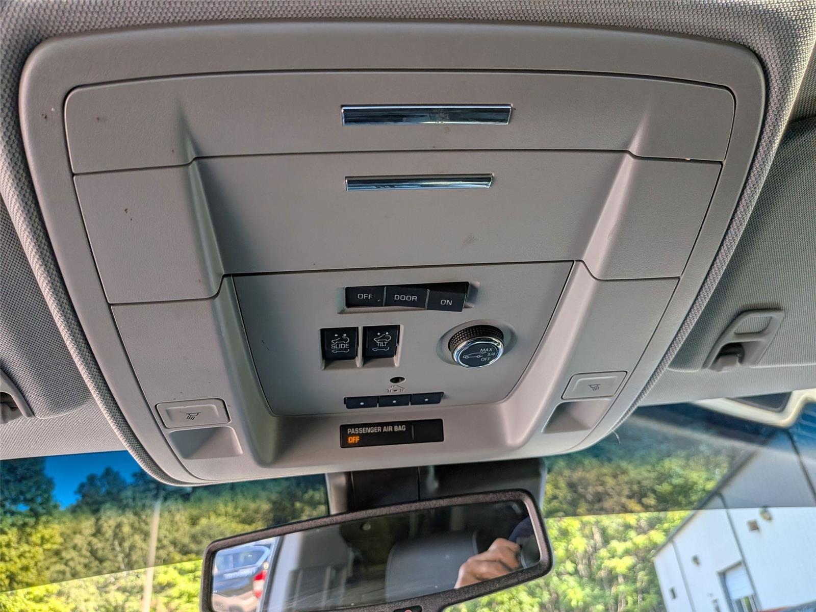 2019 Gmc Yukon SLT photo 24