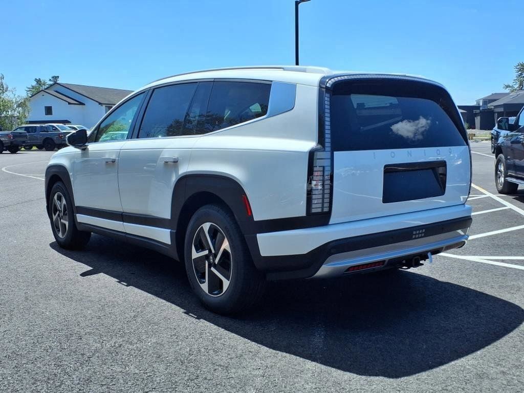 2026 Hyundai Ioniq photo 3