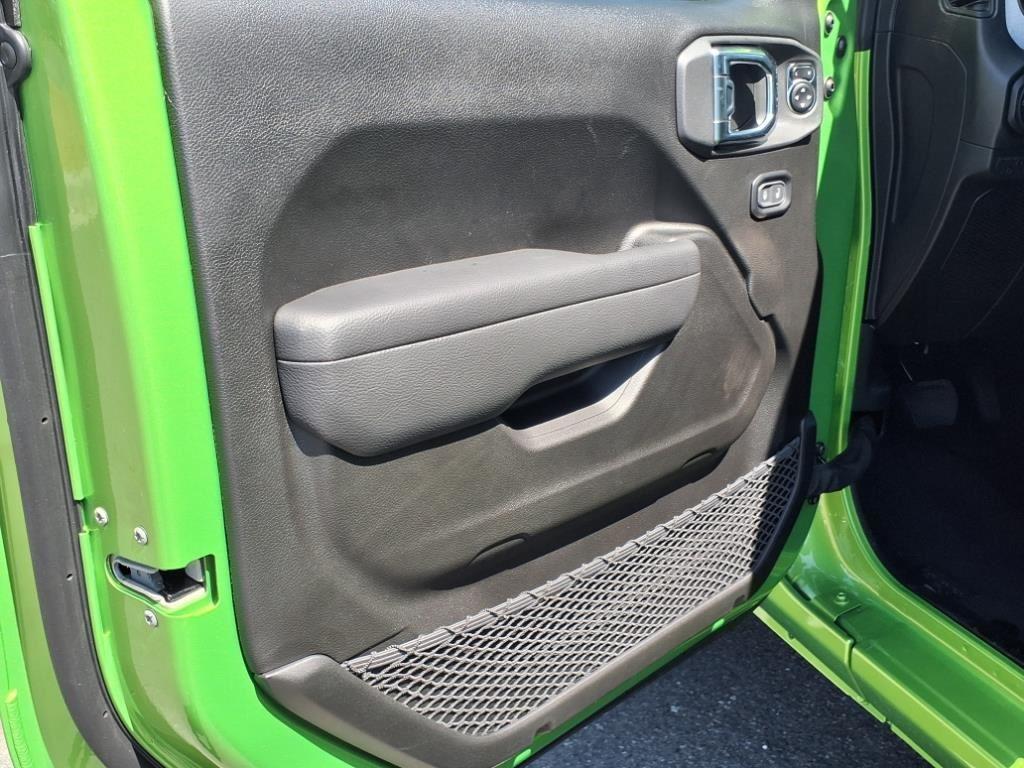 2025 Jeep Wrangler Sport S photo 4