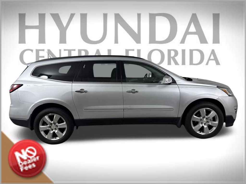 2017 Chevrolet Traverse Premier photo 2