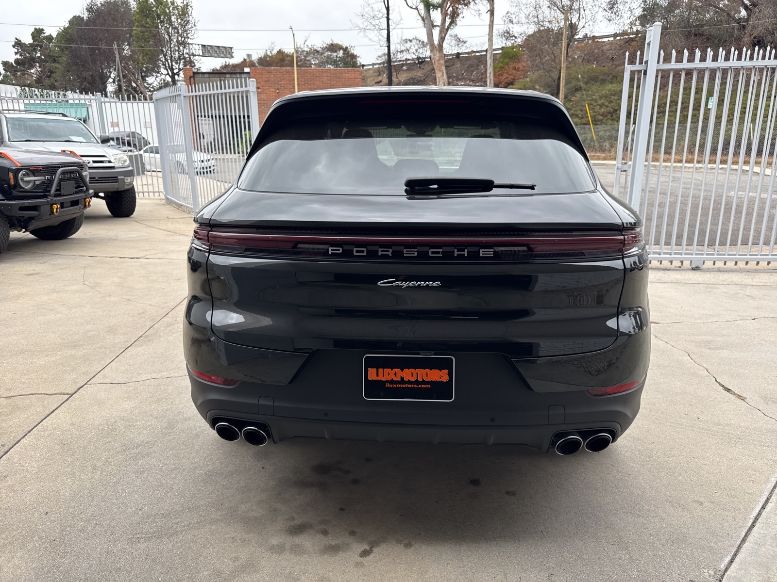 2024 Porsche Cayenne Base photo 10