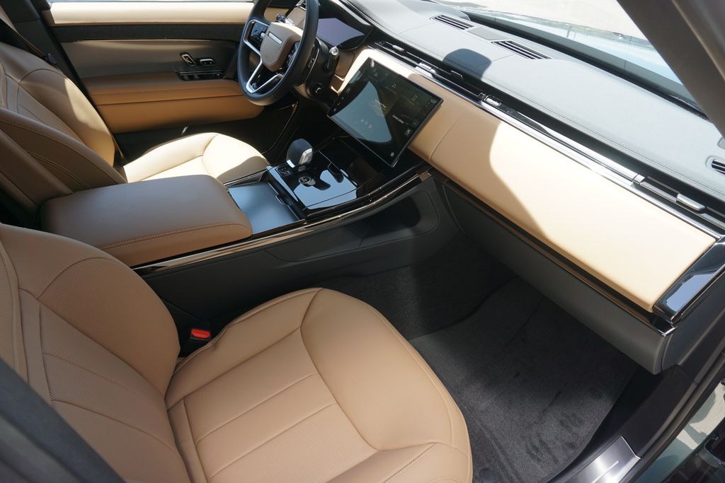 2025 Land Rover Range Rover Sport SE photo 21