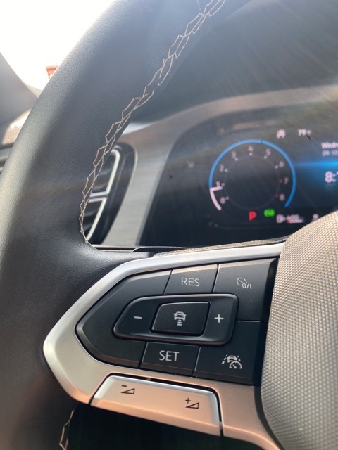 2024 Volkswagen Atlas Cross Sport SE Technology photo 16