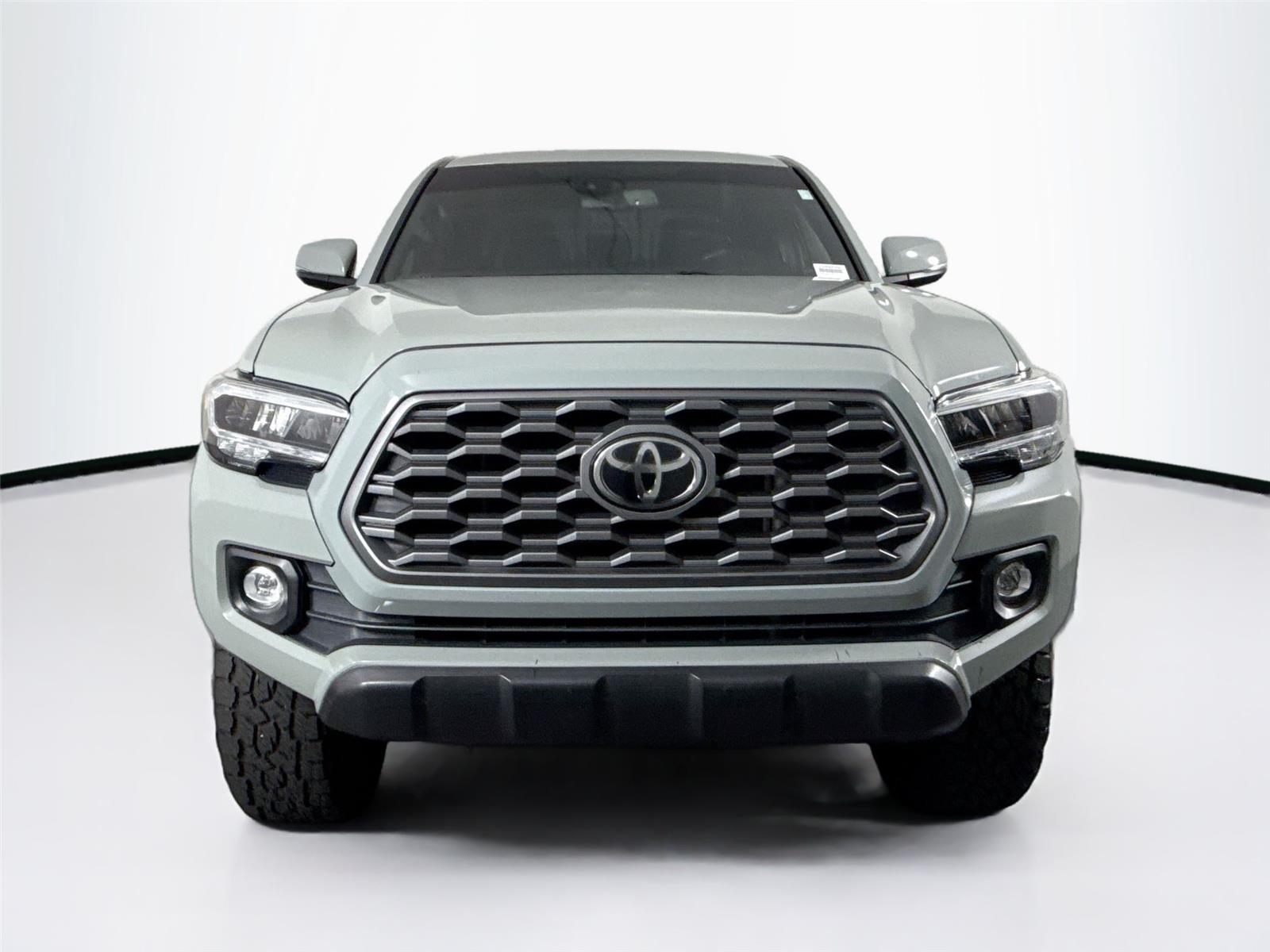 2023 Toyota Tacoma TRD photo 3