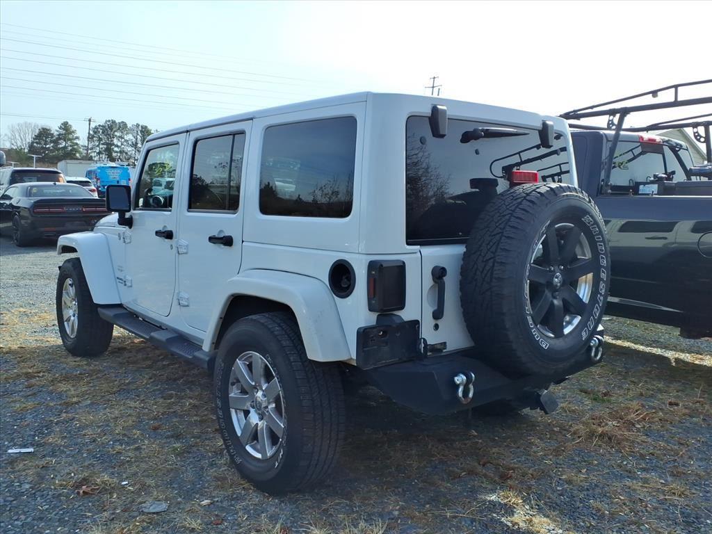 2014 Jeep Wrangler Unlimited Sahara photo 4