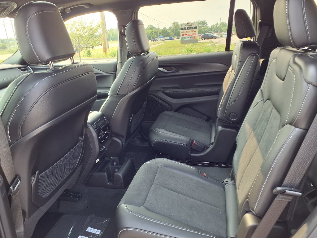 2025 Jeep Grand Cherokee Altitude X photo 15