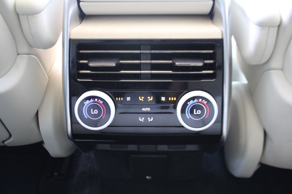 2024 Land Rover Range Rover SV photo 37