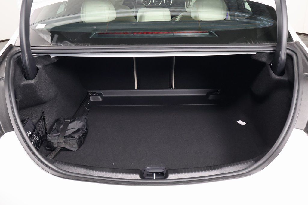 2025 Mercedes Benz C 300 photo 7