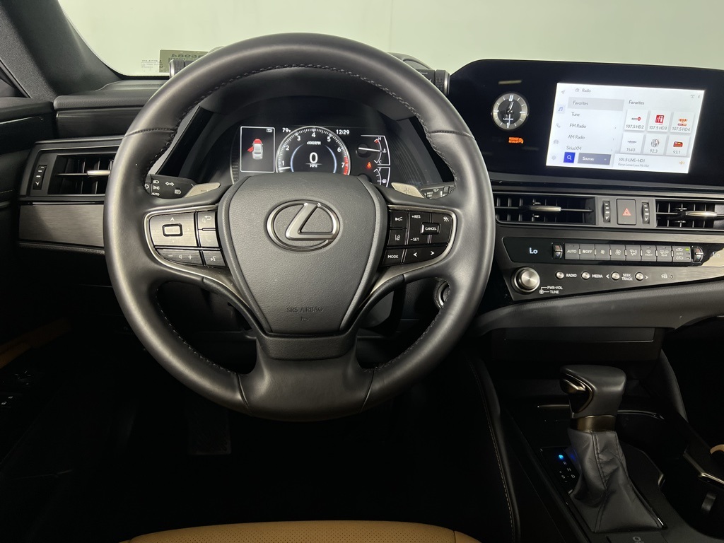 2025 Lexus ES 350 photo 9