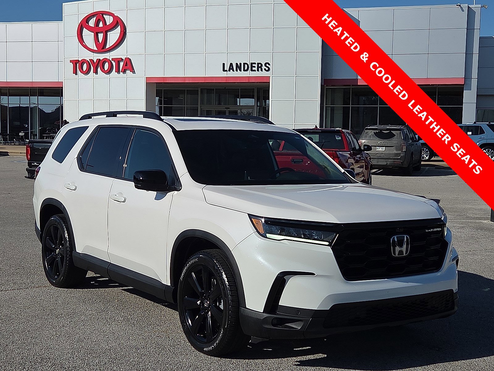 2025 Honda Pilot Black Edition's photo