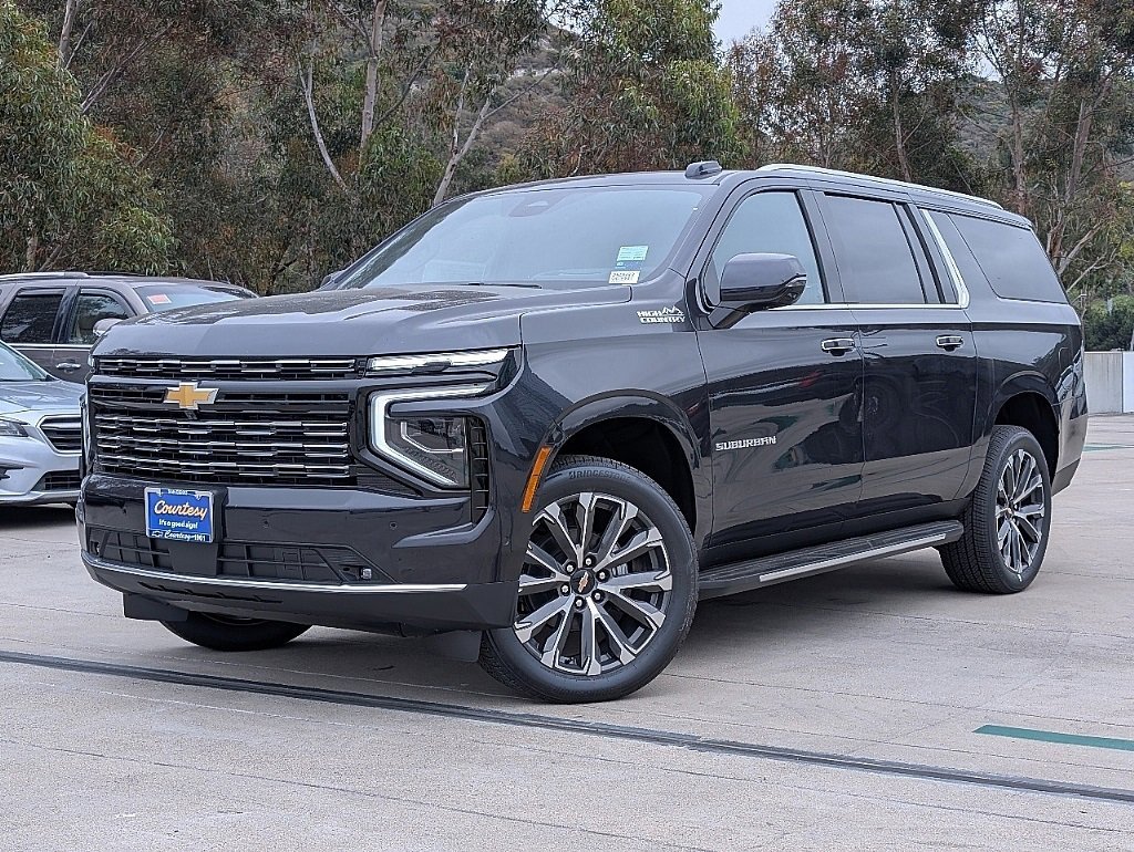 2025 Chevrolet Suburban High Country photo 2