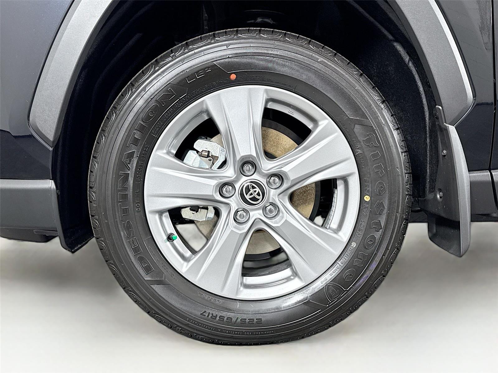 2025 Toyota RAV4 Hybrid XLE photo 12