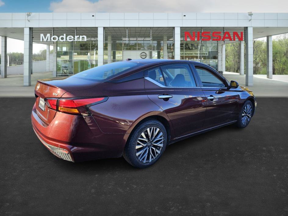 2024 Nissan Altima 2.5 SV photo 4
