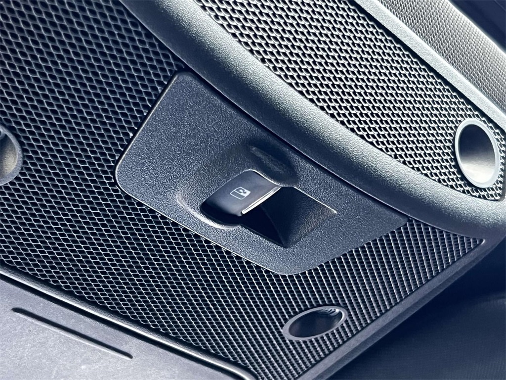 2017 Ford F-150 Lariat photo 32