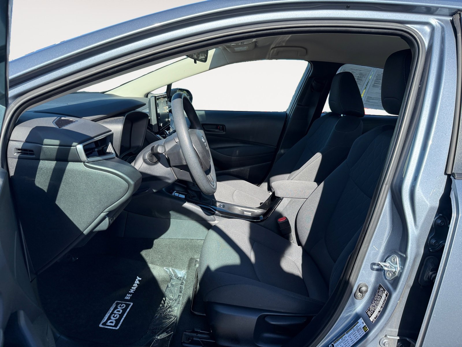 2022 Toyota Corolla LE photo 10