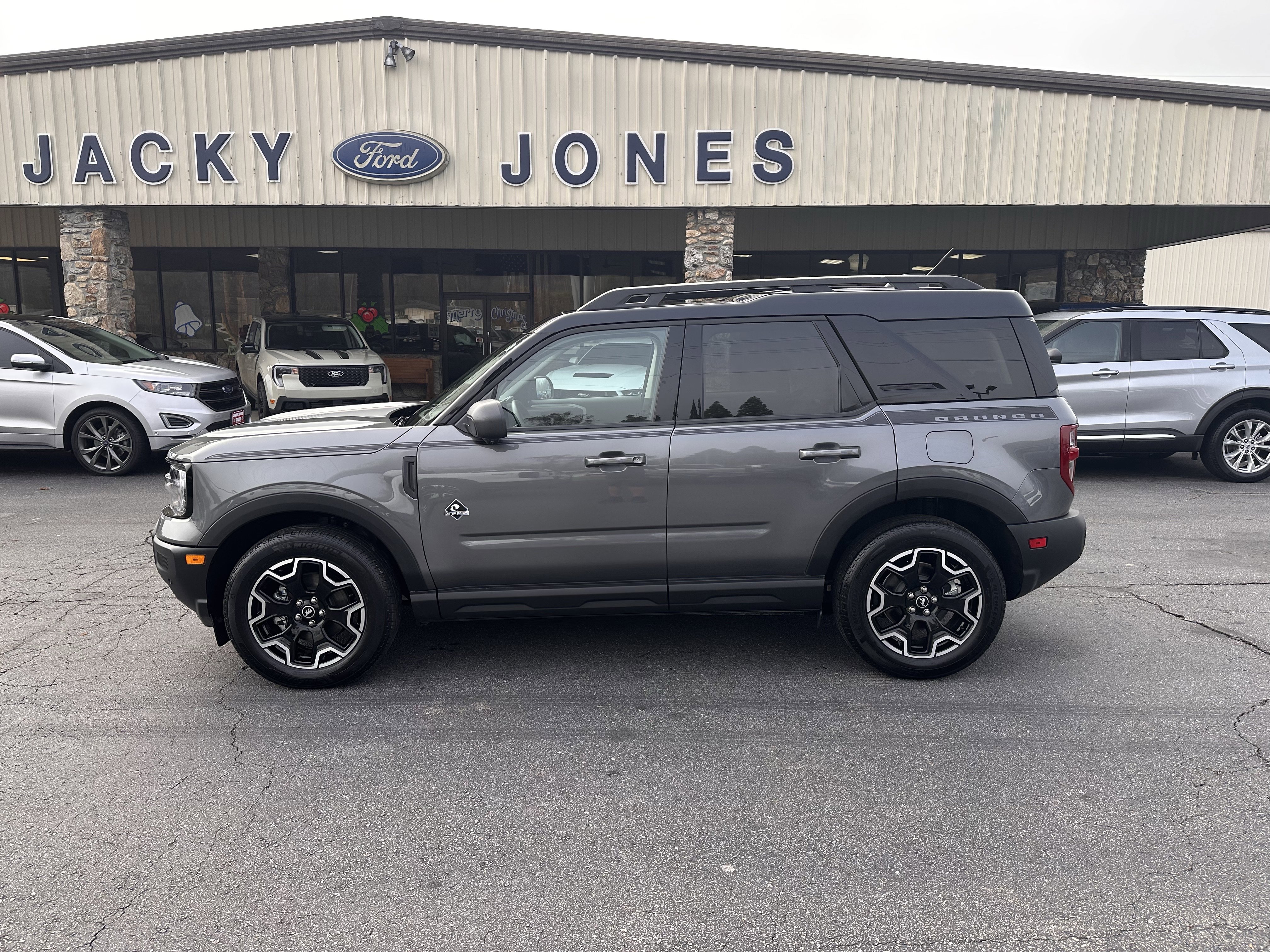 2025 Ford Bronco Sport Outer Banks's photo