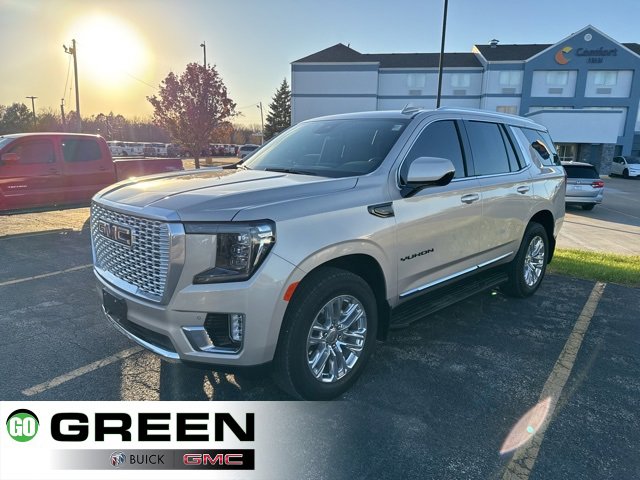 2023 GMC Yukon SLT's photo