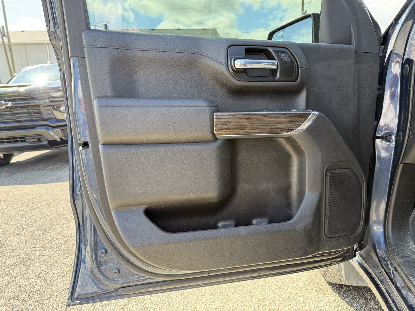 2021 Chevrolet Silverado 1500 RST photo 12