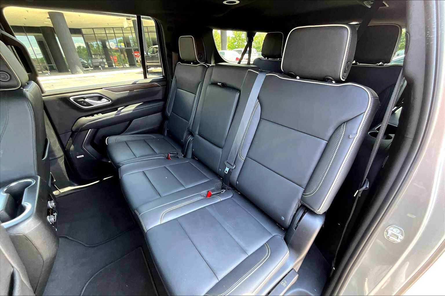 2024 Chevrolet Suburban Premier photo 20