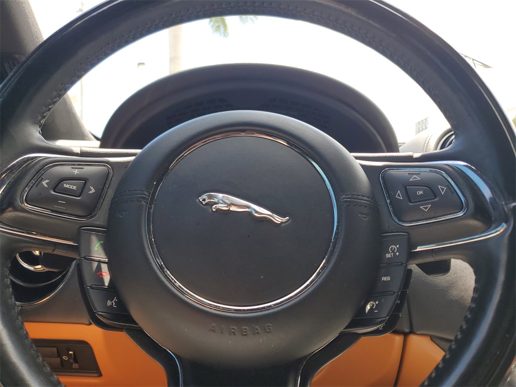 2019 Jaguar XJ Supercharged photo 23