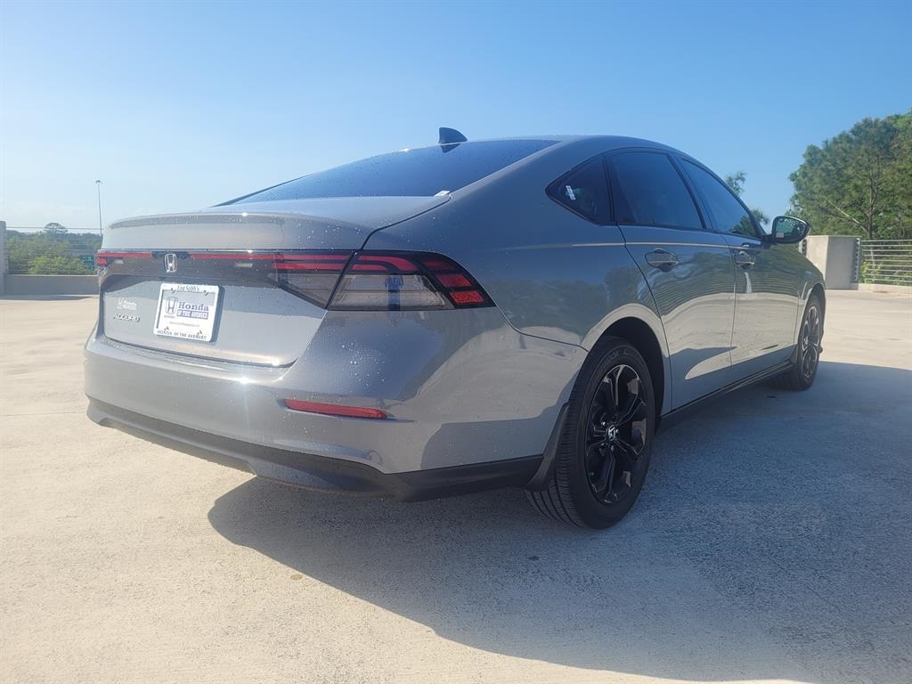 2025 Honda Accord SE photo 6