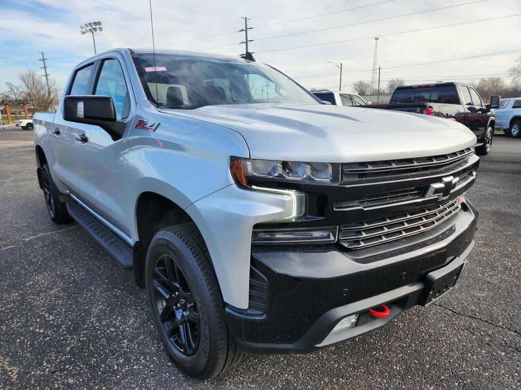 2022 Chevrolet Silverado LT's photo
