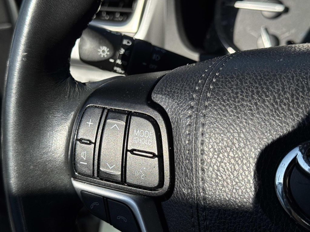 2019 Toyota Highlander SE XLE photo 27