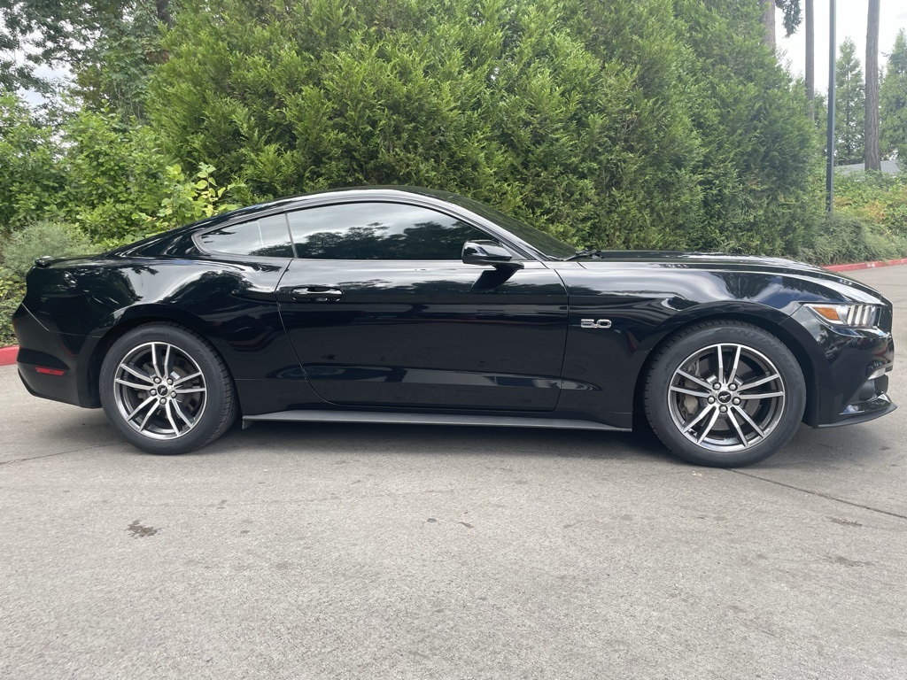 2017 Ford Mustang GT photo 3