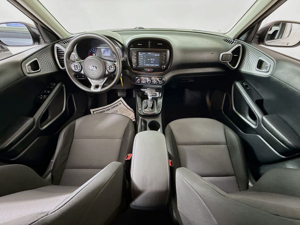 2021 Kia Soul LX photo 3