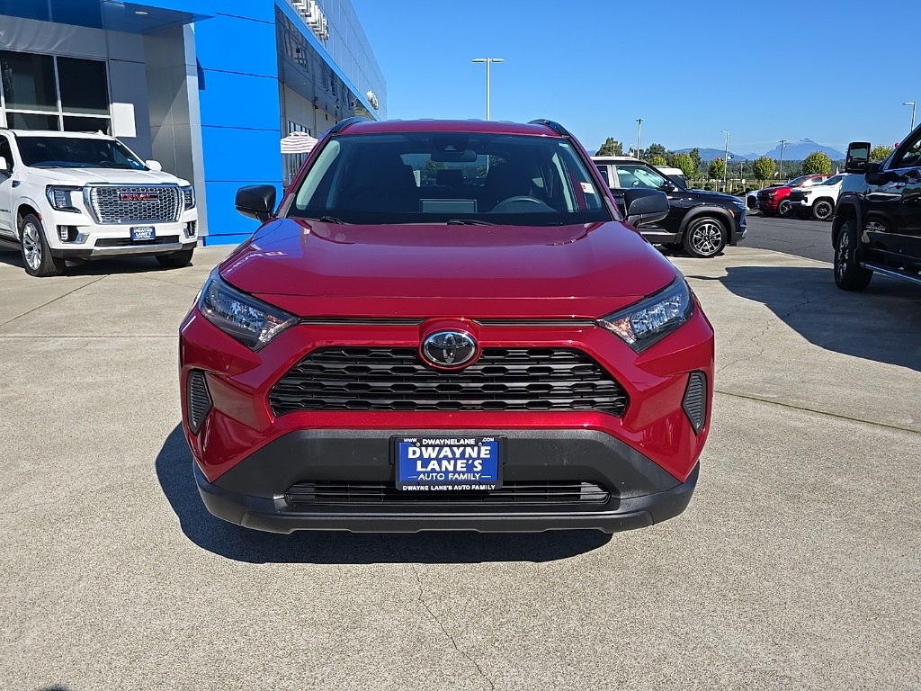 2019 Toyota RAV4 LE photo 3