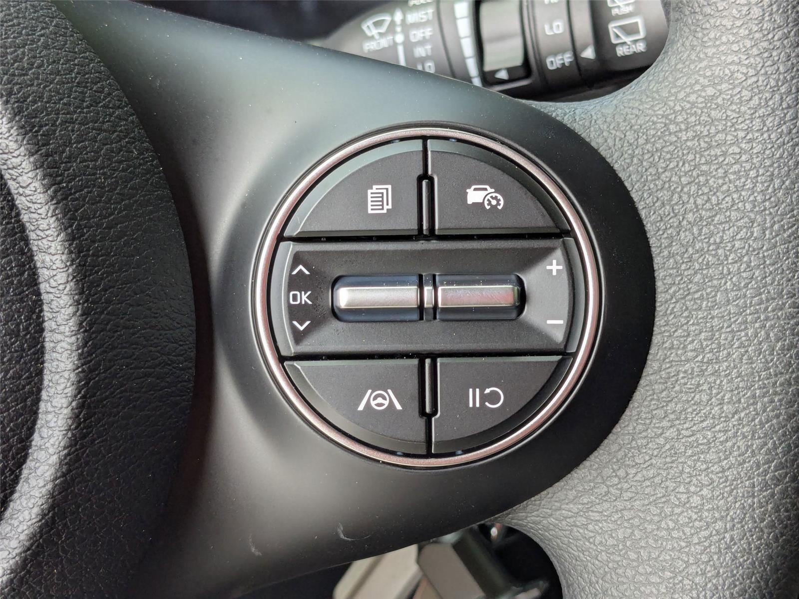 2025 Kia Soul LX photo 12