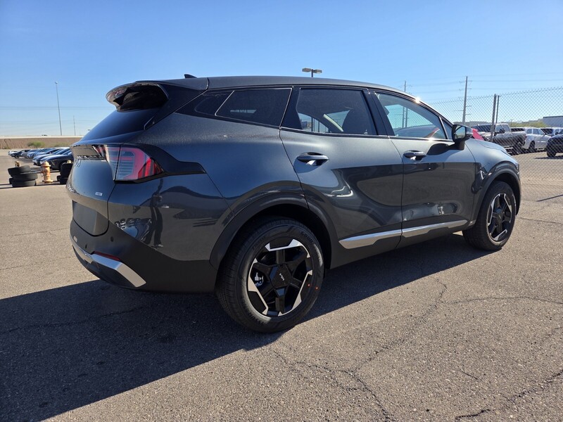 2026 Kia Sportage Hybrid S photo 2