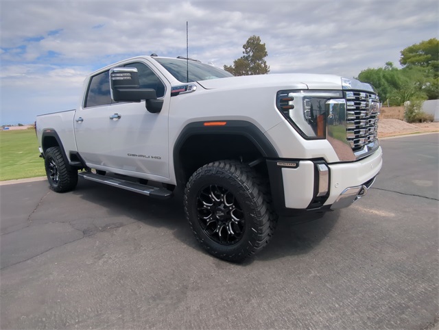 2024 GMC Sierra 3500HD Denali's photo