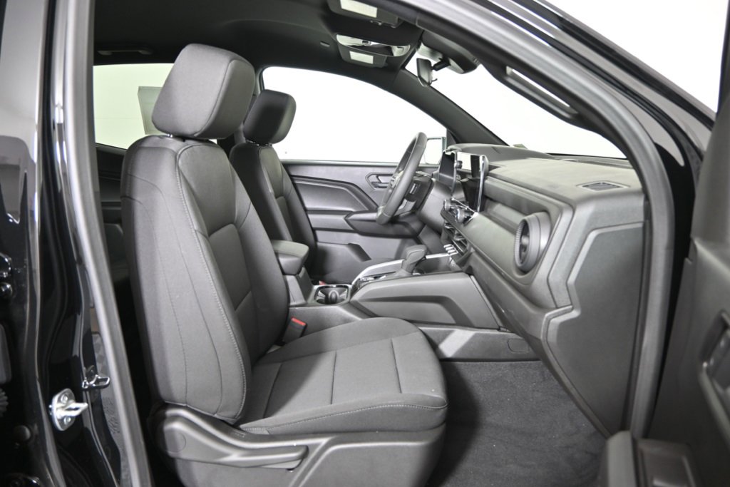 2025 Chevrolet Colorado Work Truck photo 13