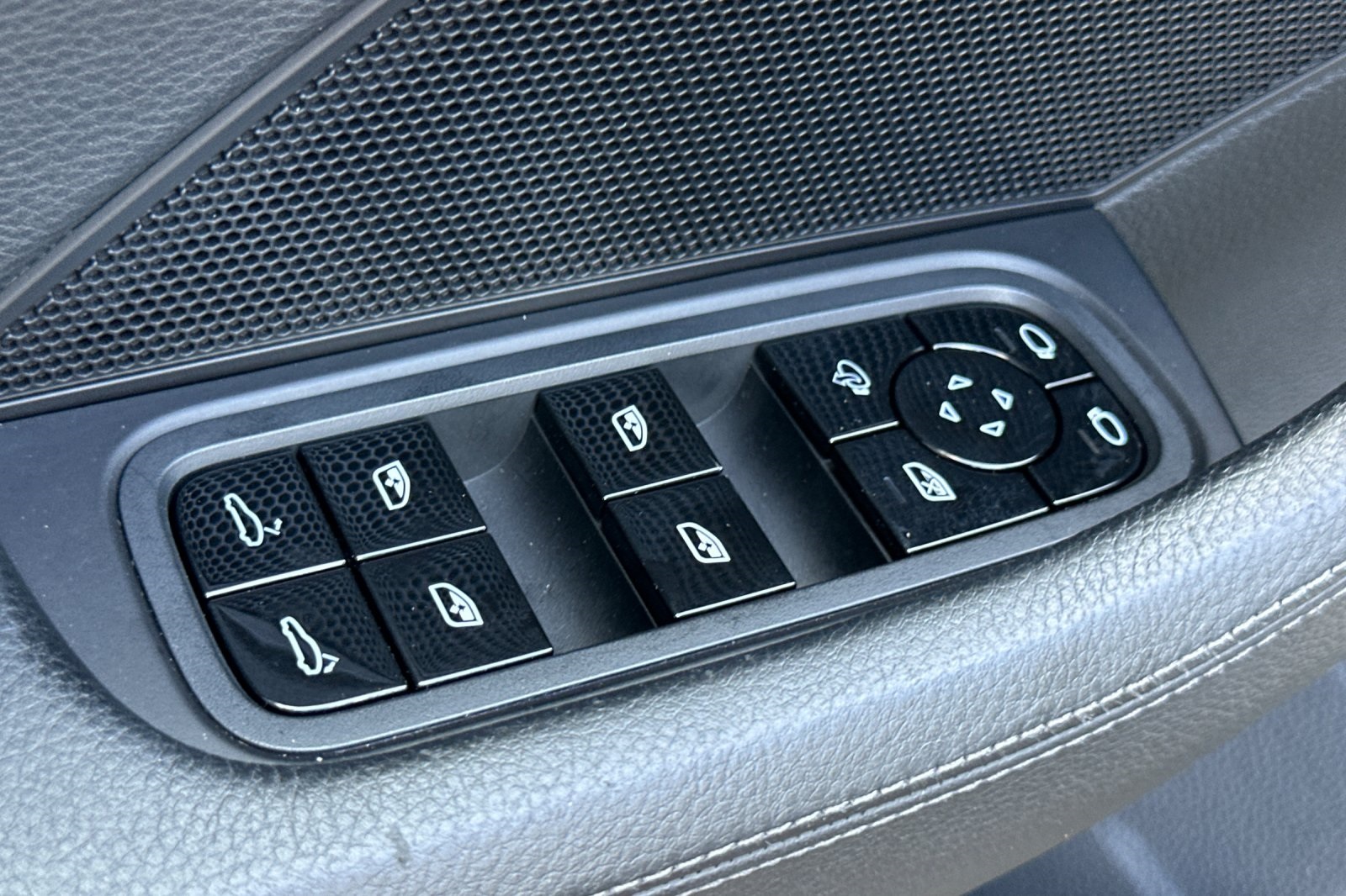 2018 Porsche Panamera 4 photo 12
