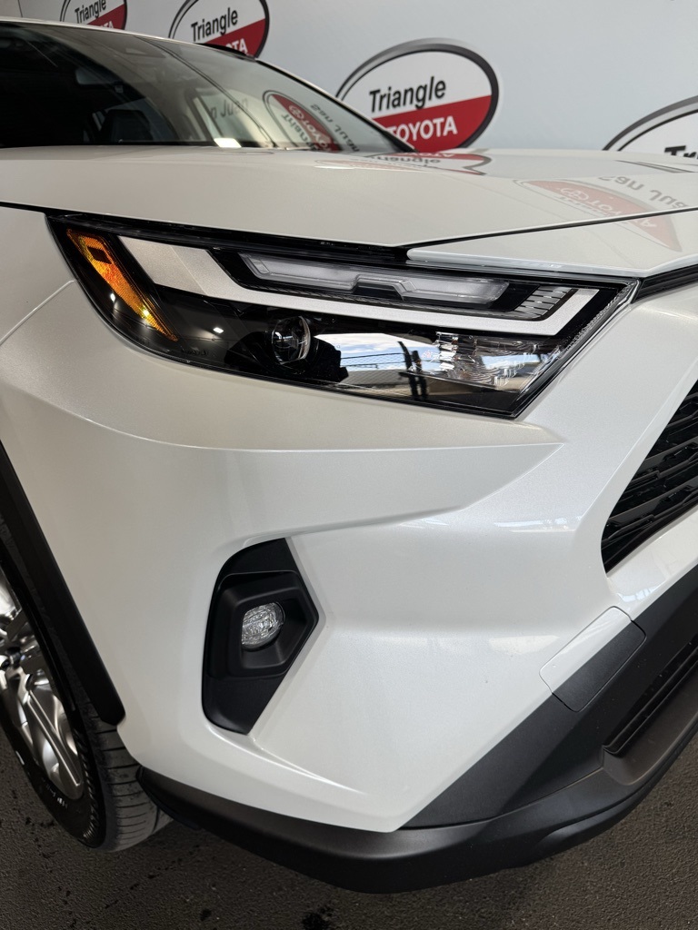 2025 Toyota RAV4 XLE Premium photo 14