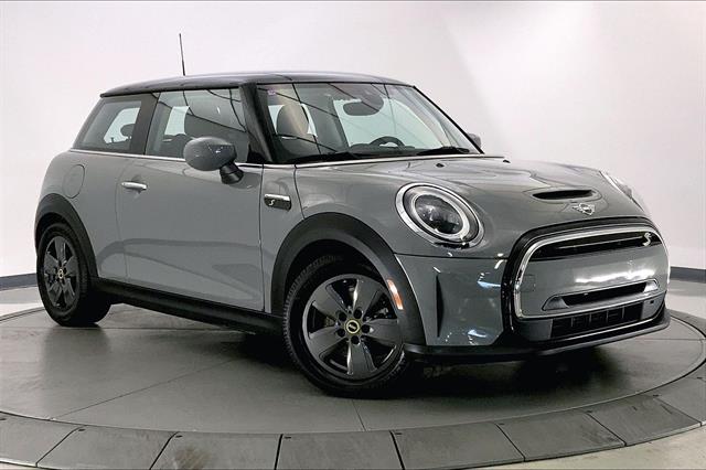 2022 MINI Hardtop 2 Door SE's photo