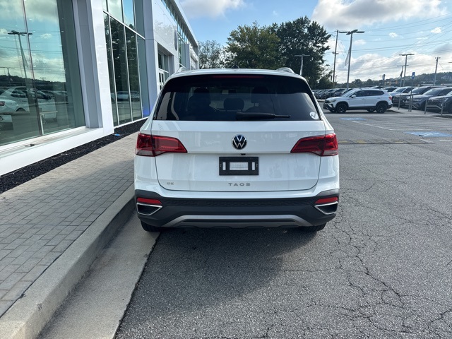 2022 Volkswagen Taos SE photo 4