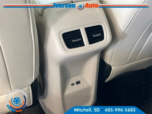 2023 Buick Envision Essence photo 25