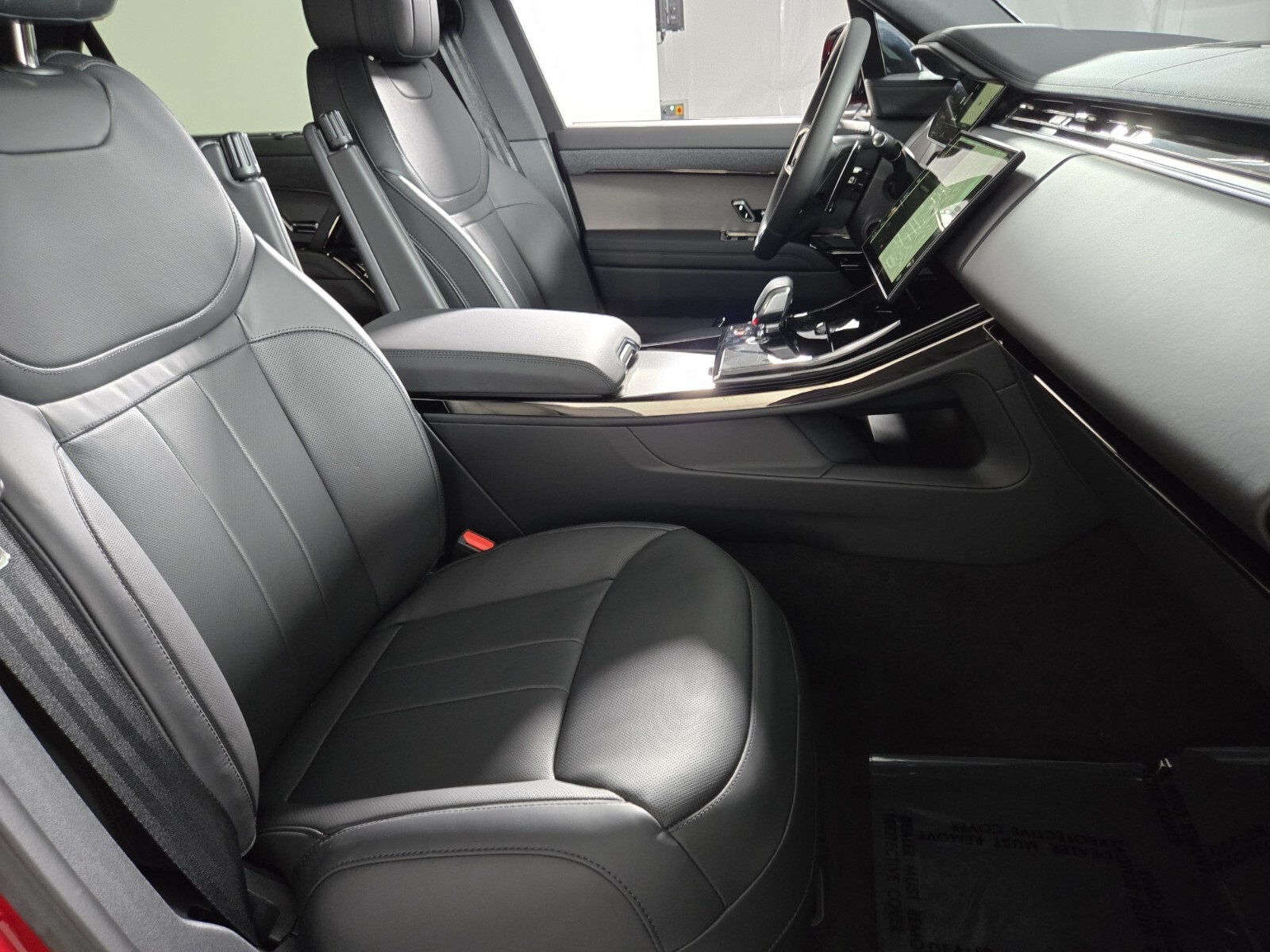 2025 Land Rover Range Rover Sport SE photo 2