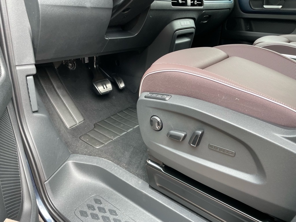 2025 Volkswagen ID. Buzz Pro Plus photo 17