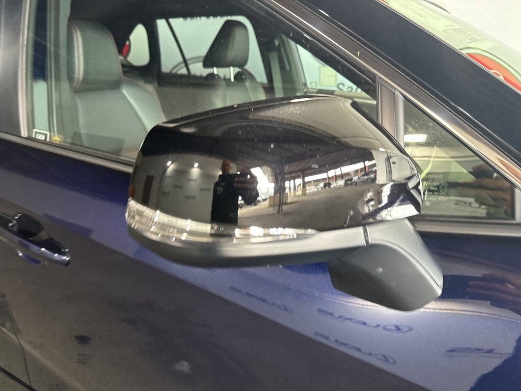 2025 Toyota RAV4 Hybrid XSE photo 9