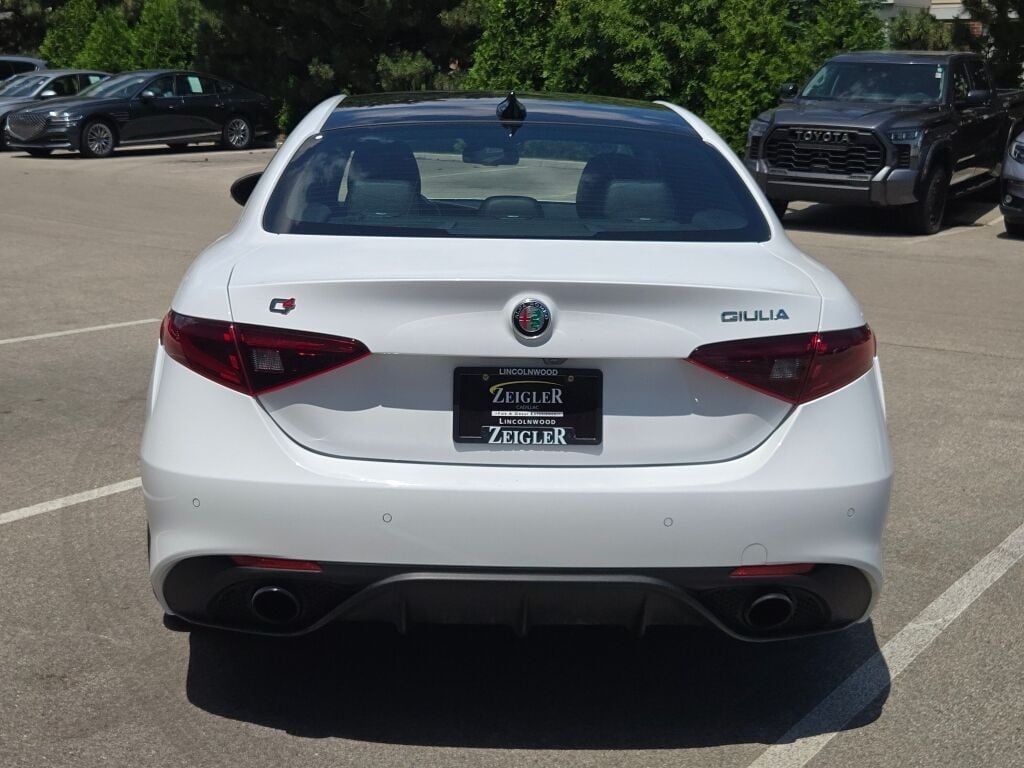 2023 Alfa Romeo Giulia Ti photo 11