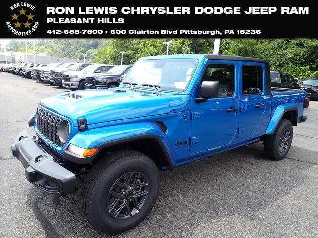 2025 Jeep Gladiator Sport S's photo