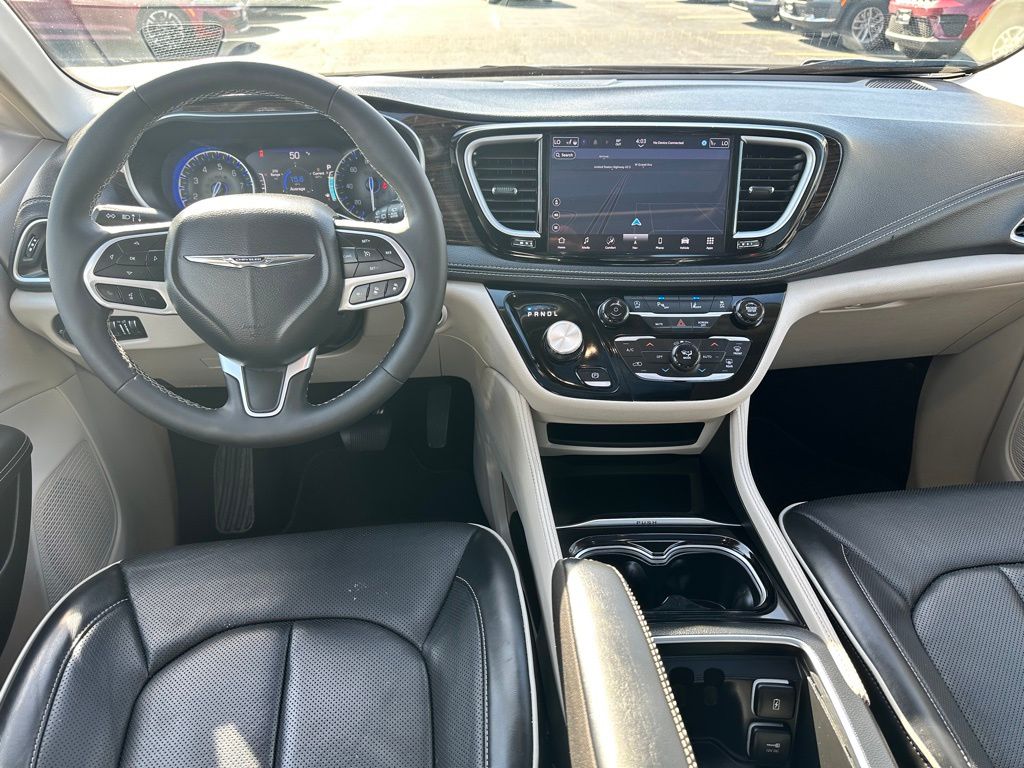 2024 Chrysler Pacifica Limited photo 11
