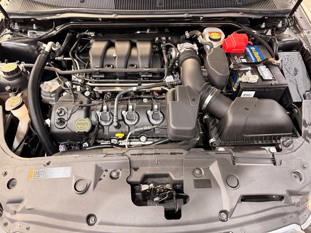 2019 Ford Taurus SEL photo 4