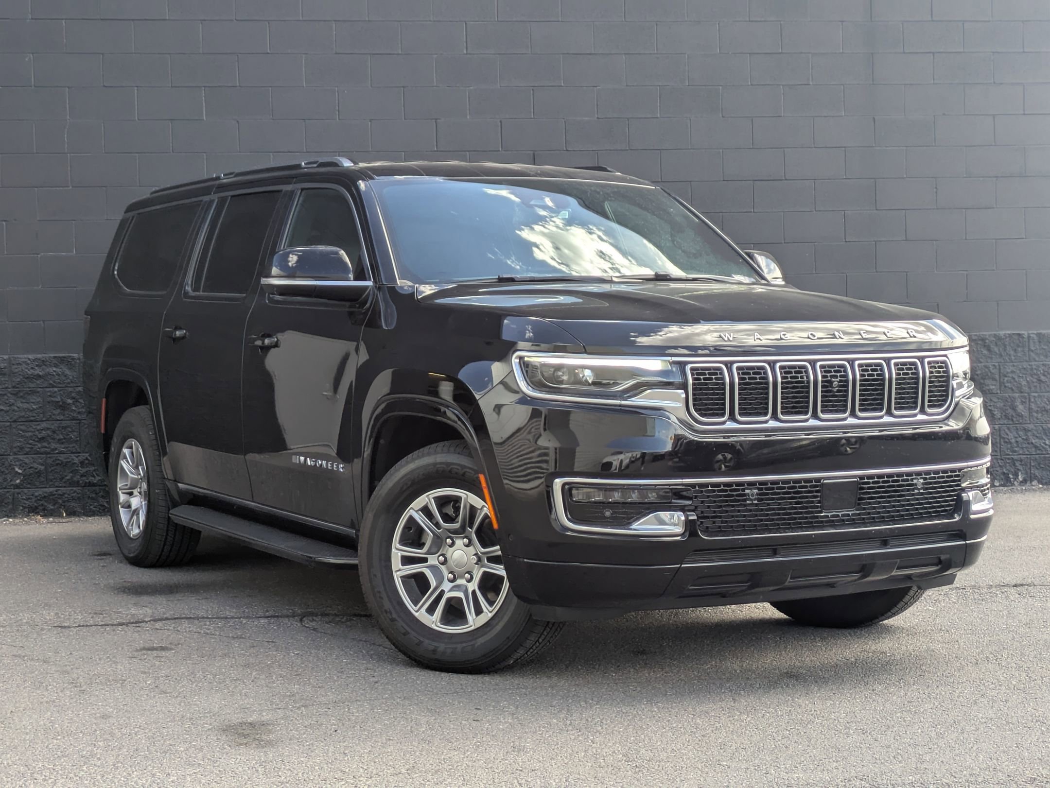 2023 Jeep Wagoneer L Base photo 3