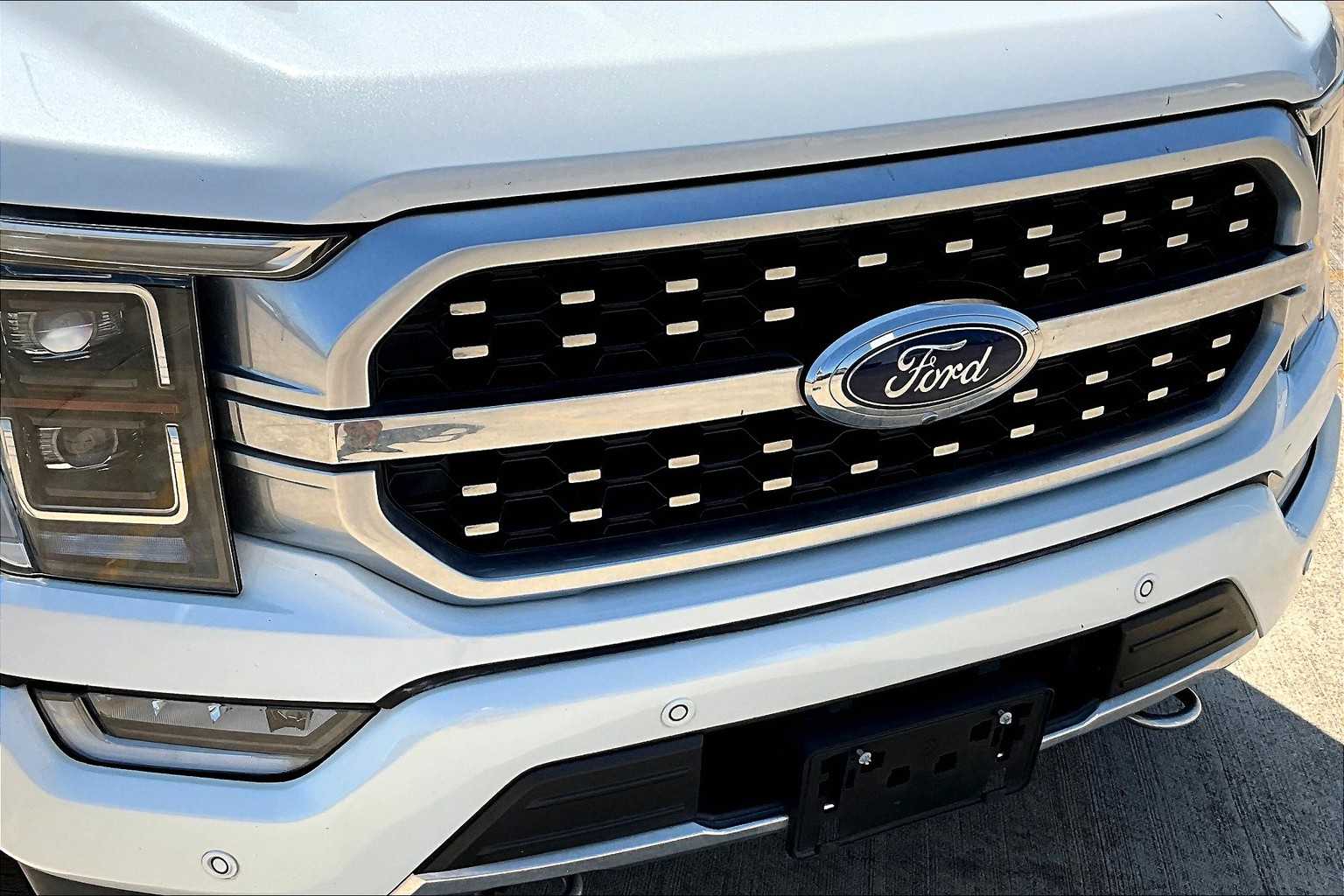 2022 Ford F-150 Platinum photo 29