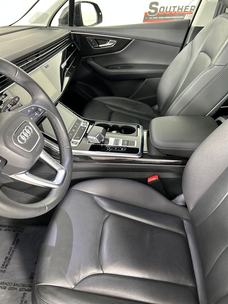 2024 Audi Q7 45 Premium Plus photo 4